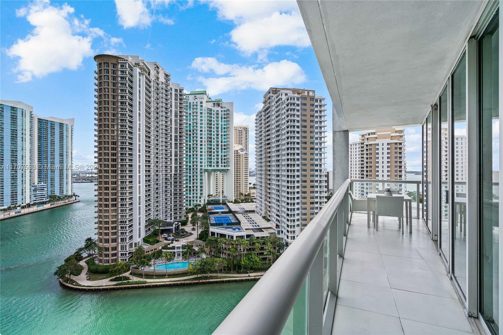 Property Photo:  495 Brickell Ave 1702  FL 33131 