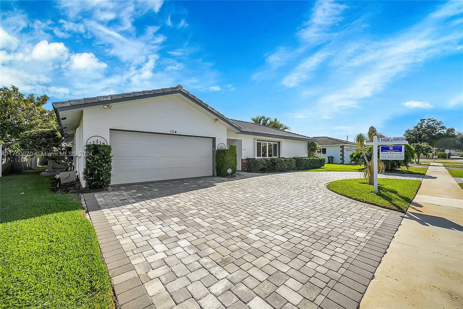 Property Photo:  104 Saint Cloud Ln  FL 33431 