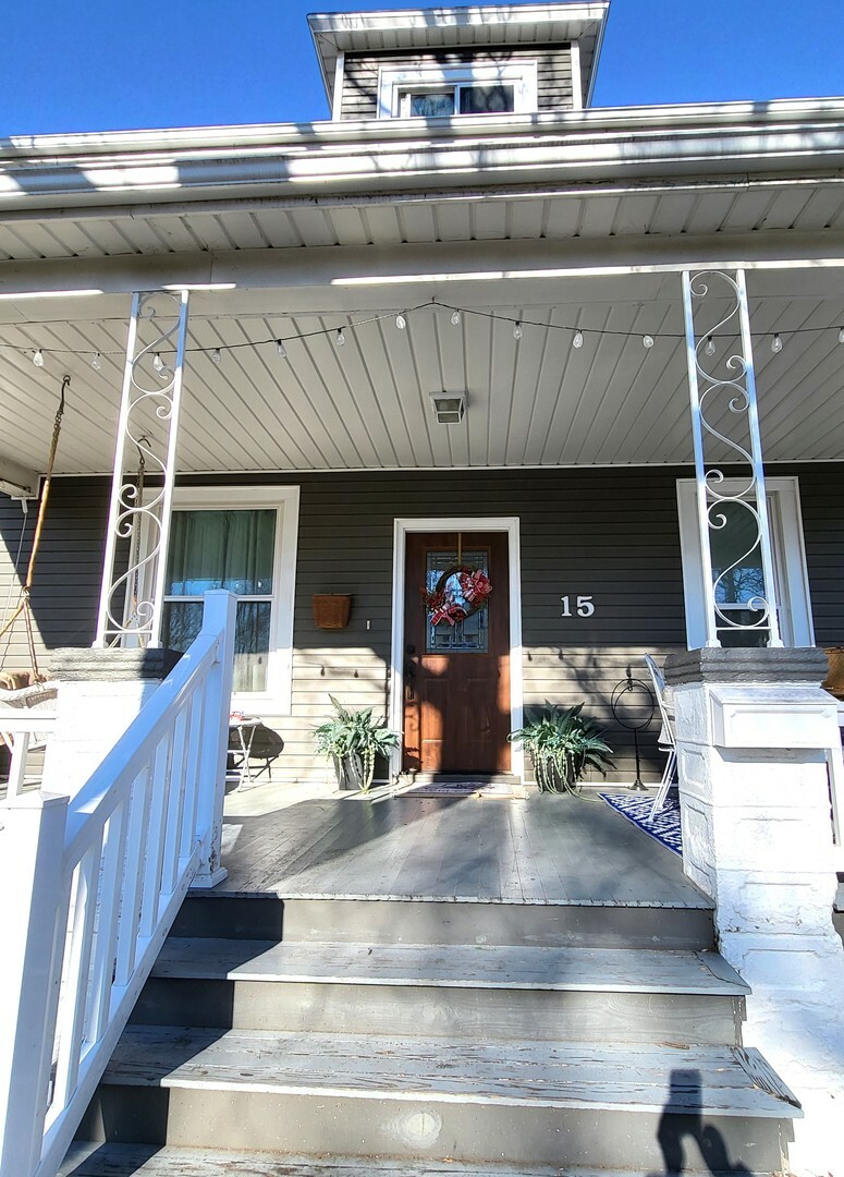 Property Photo:  315 E Jefferson Street  IL 61727 