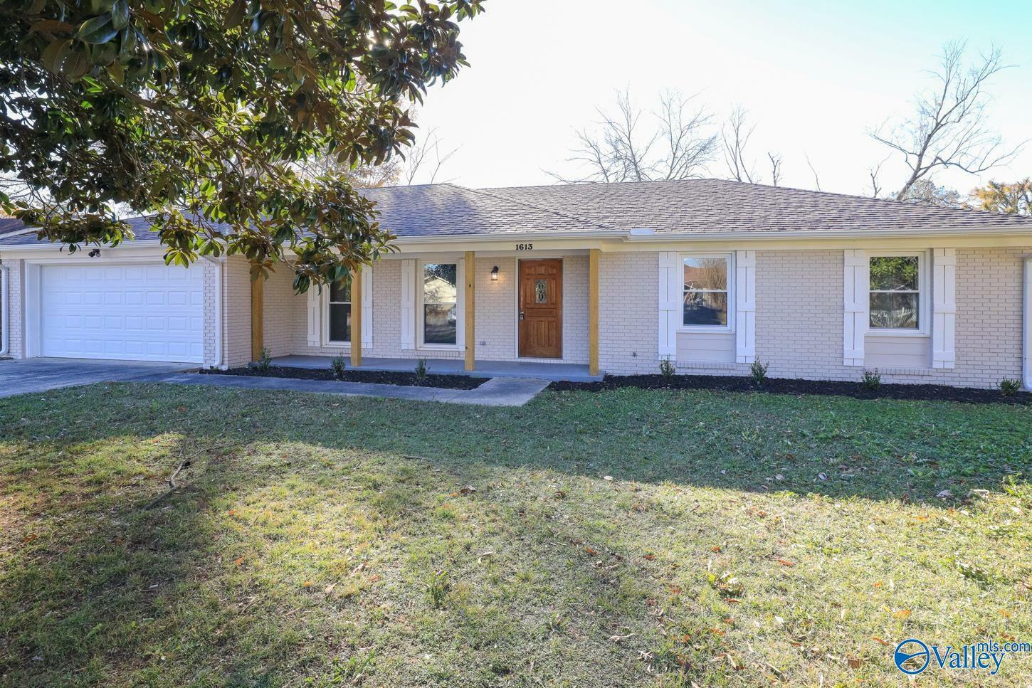 Property Photo:  1613 8th Street  AL 35601 