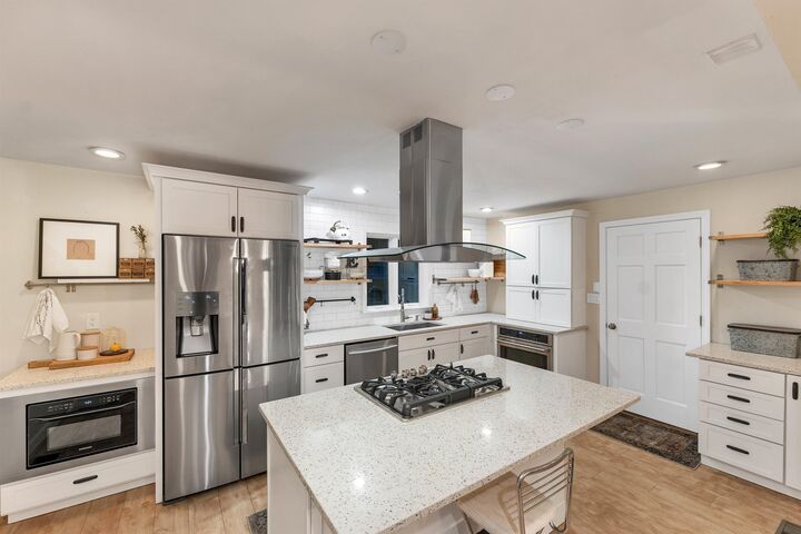 Property Photo: 115 Chase Way NH 03104