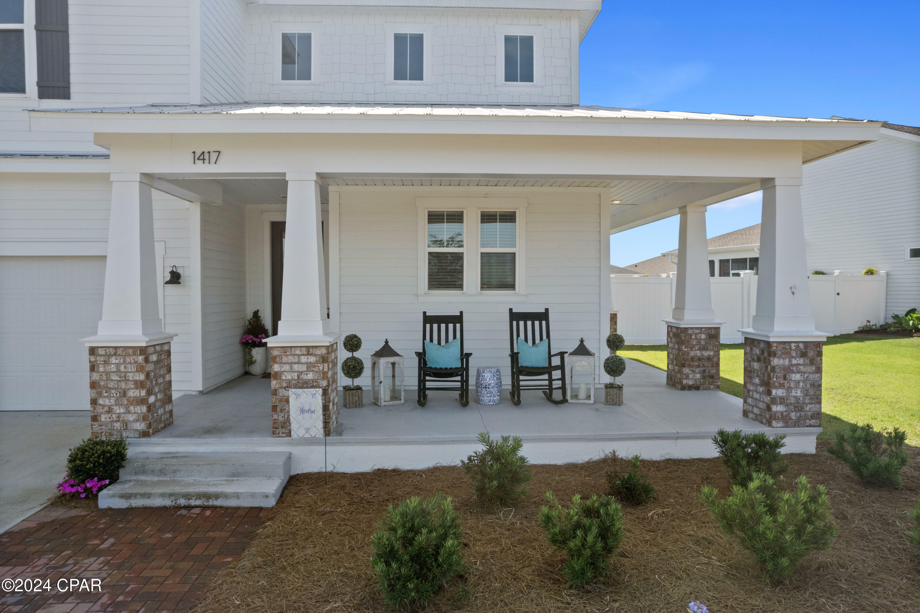 Property Photo:  1417 N Discovery Loop  FL 32405 