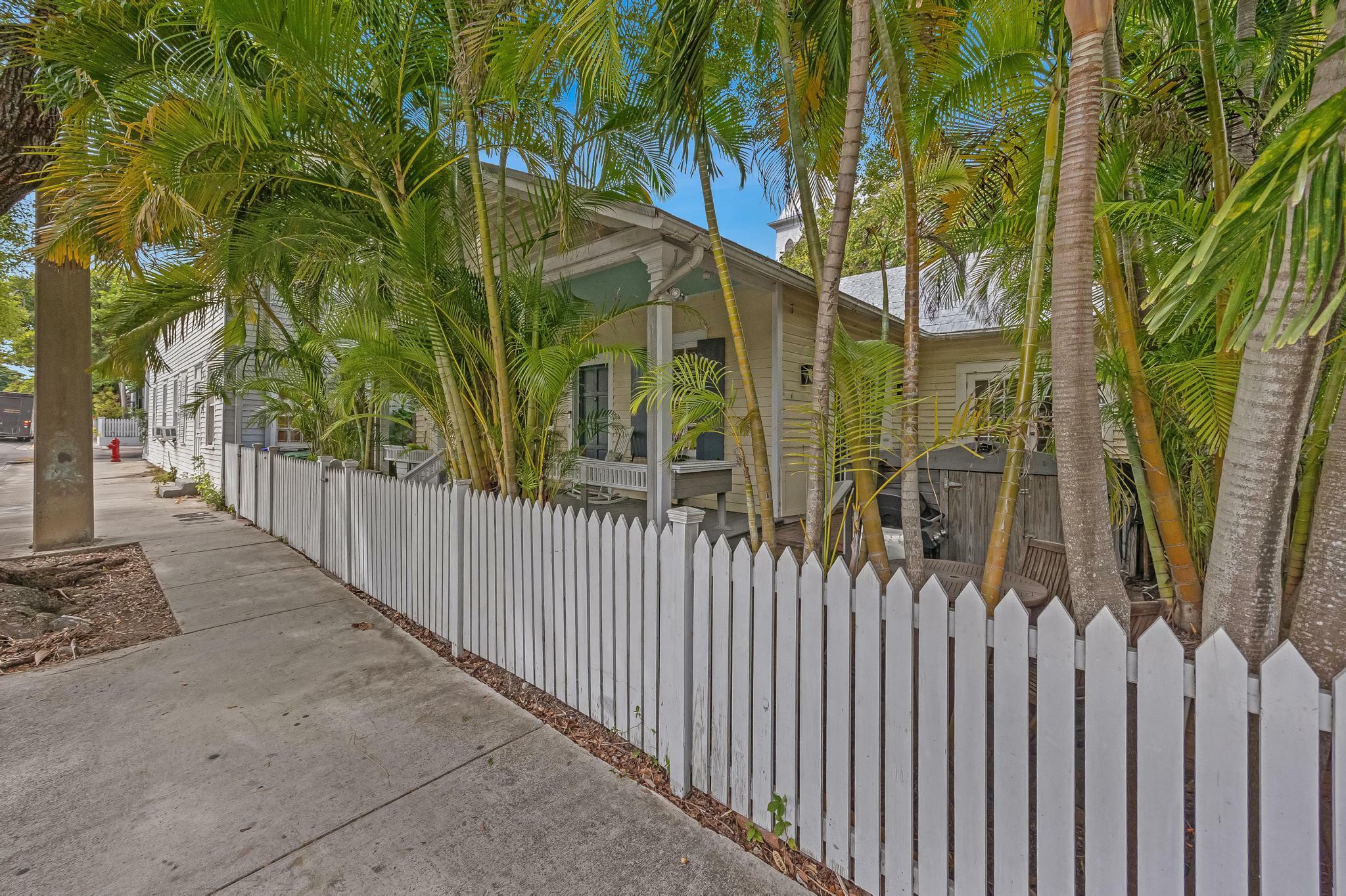 Property Photo:  809 Southard Street  FL 33040 