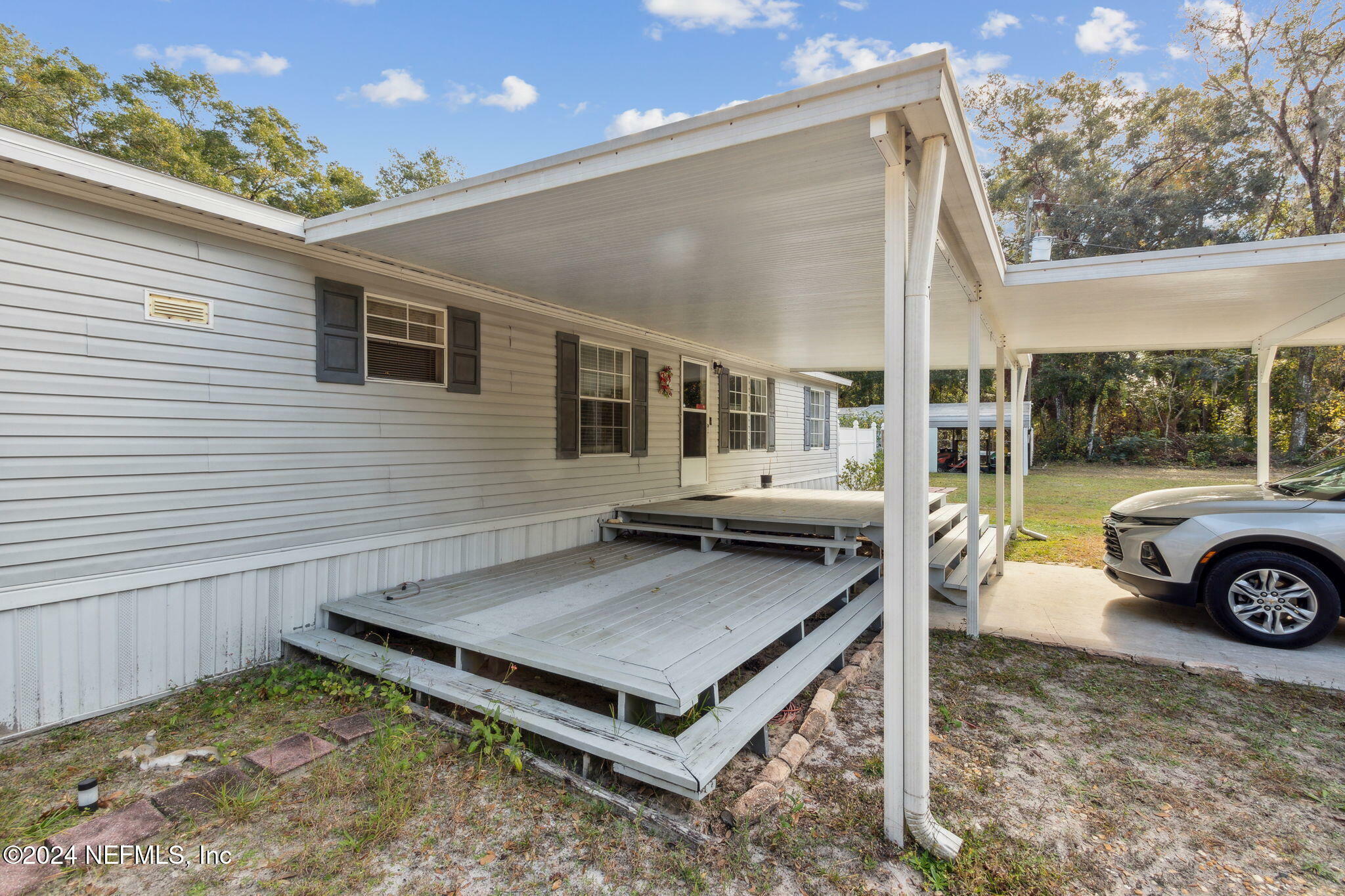 Property Photo:  118 Hardrow Street  FL 32189 