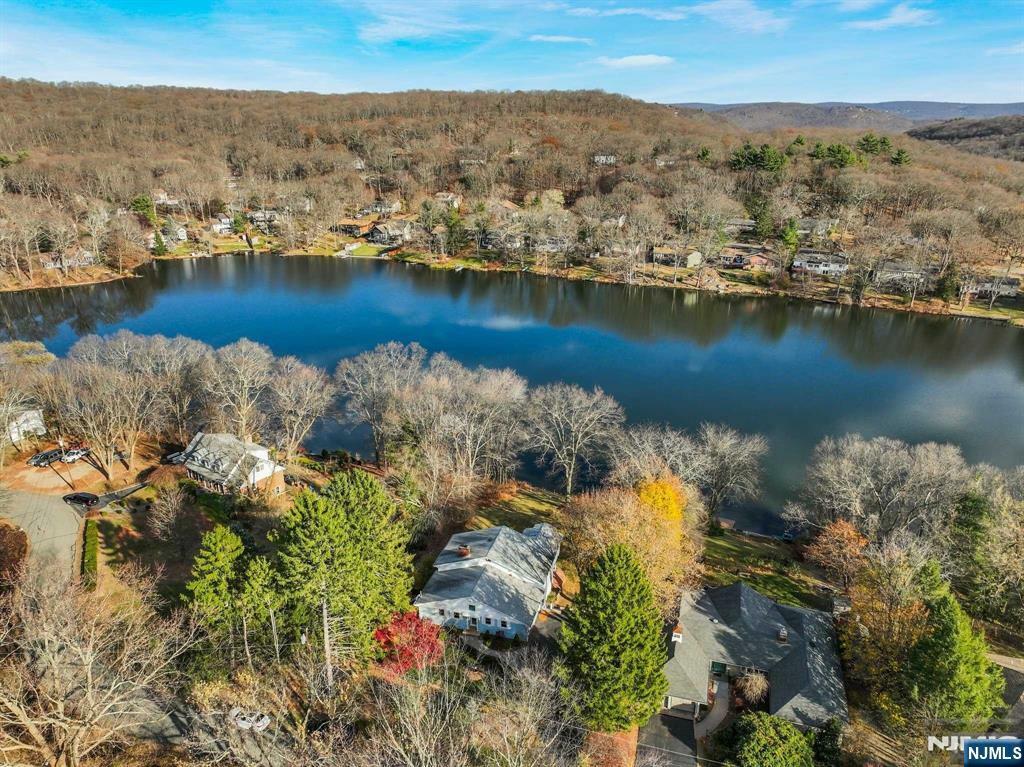 Property Photo:  30 Kitchell Lake Drive  NJ 07480 