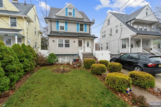 Property Photo:  53 Poplar Avenue  NJ 07601 