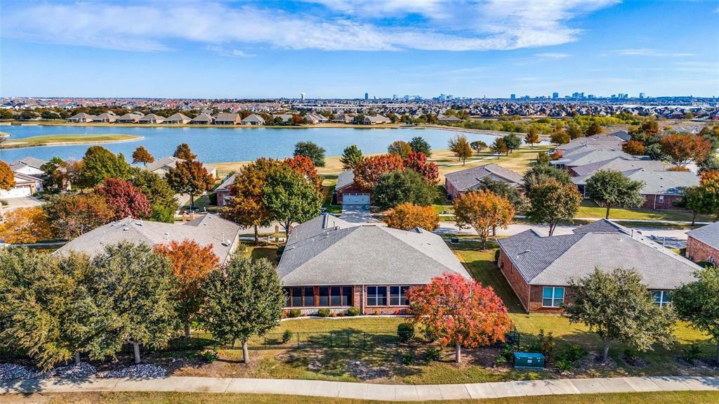 Property Photo: 862 Carrington Greens Drive TX 75036