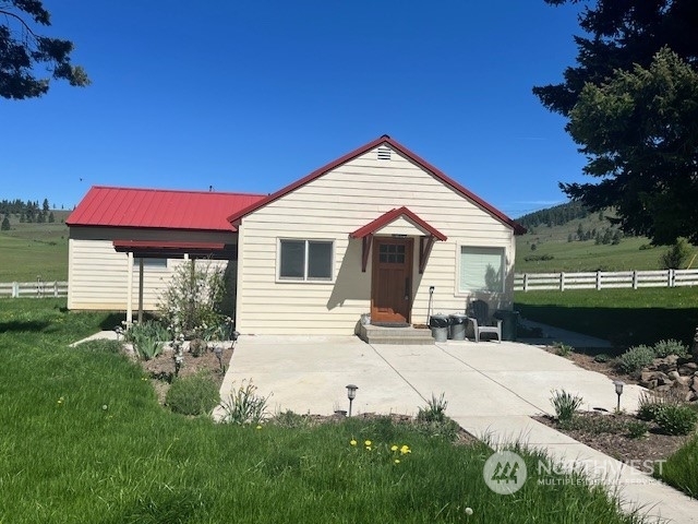 Property Photo:  1371  Bettas Road  WA 98922 