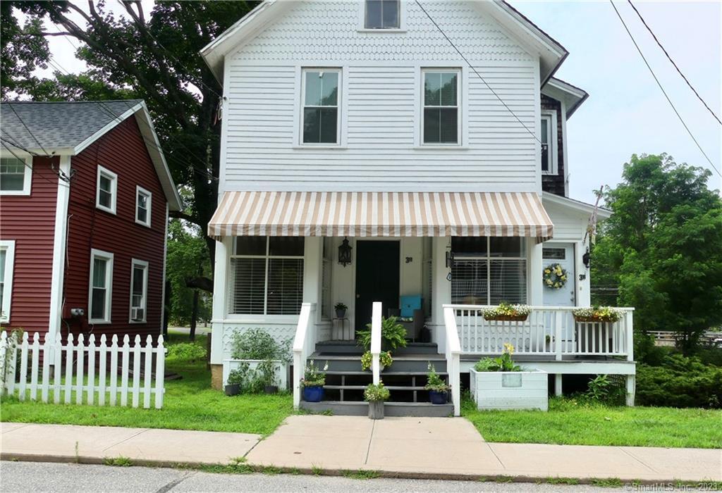 72 Main Street  Essex CT 06442 photo