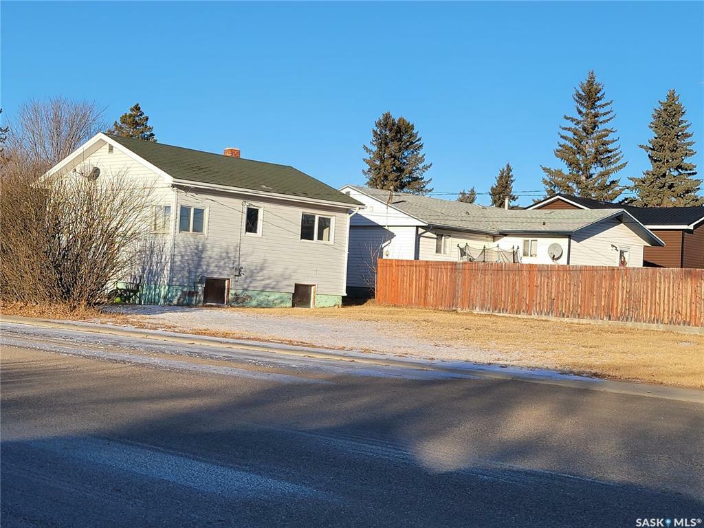 4901 Leader Street  Macklin SK S0L 2C0 photo