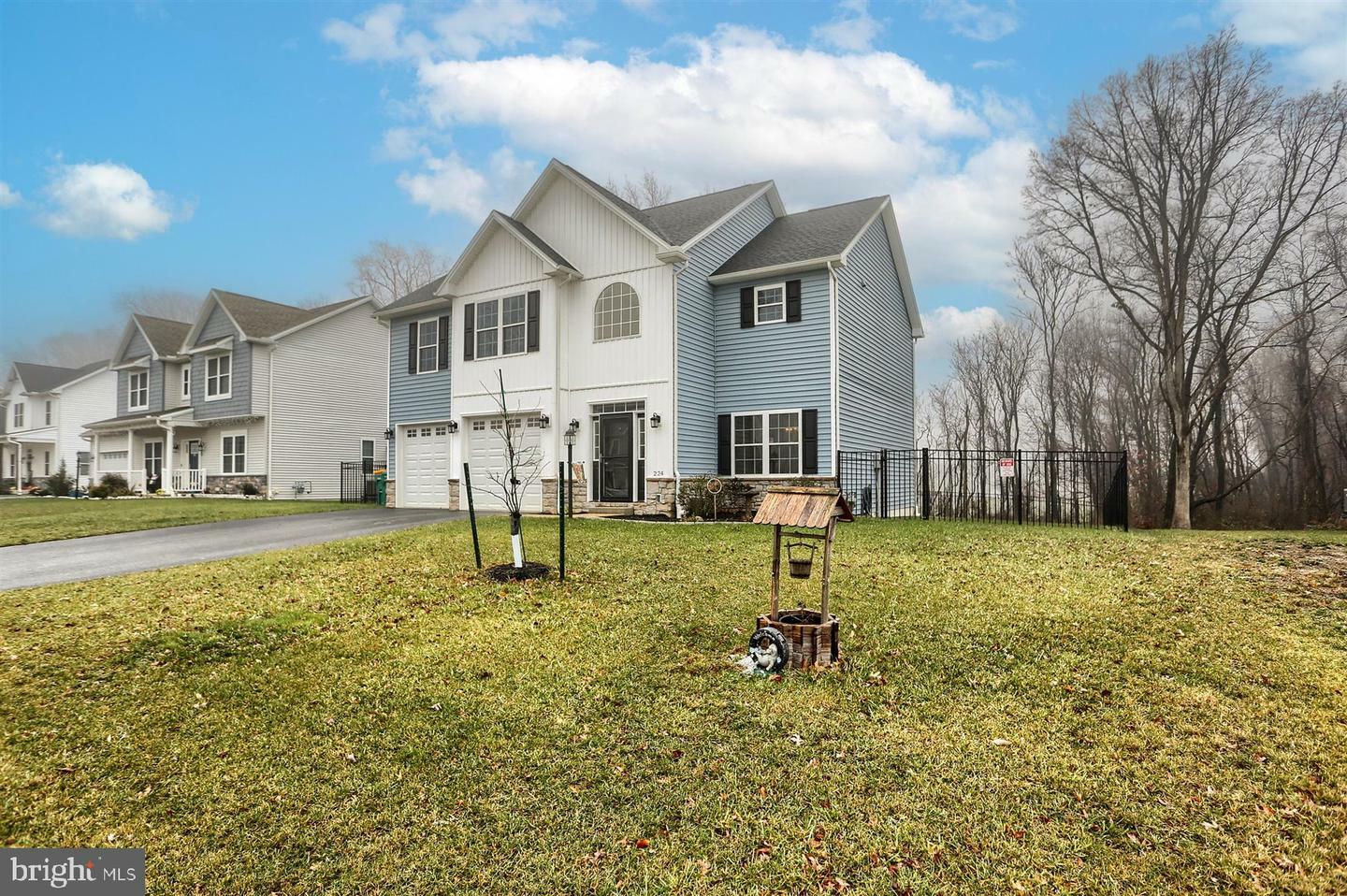 Property Photo:  224 Parkway Drive  PA 17065 