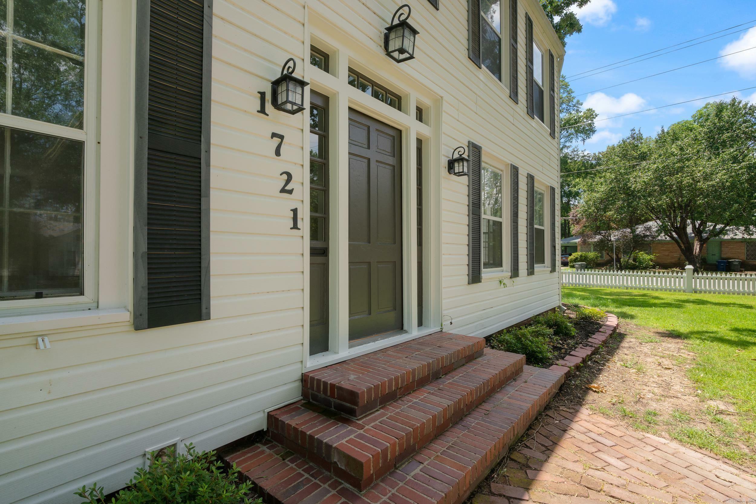 Property Photo:  1721 Scott Street  AR 72034 