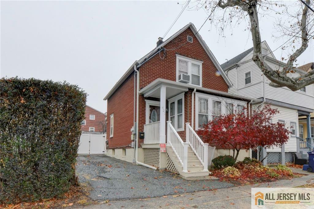 Property Photo:  421 Augustine Place  NJ 08861 