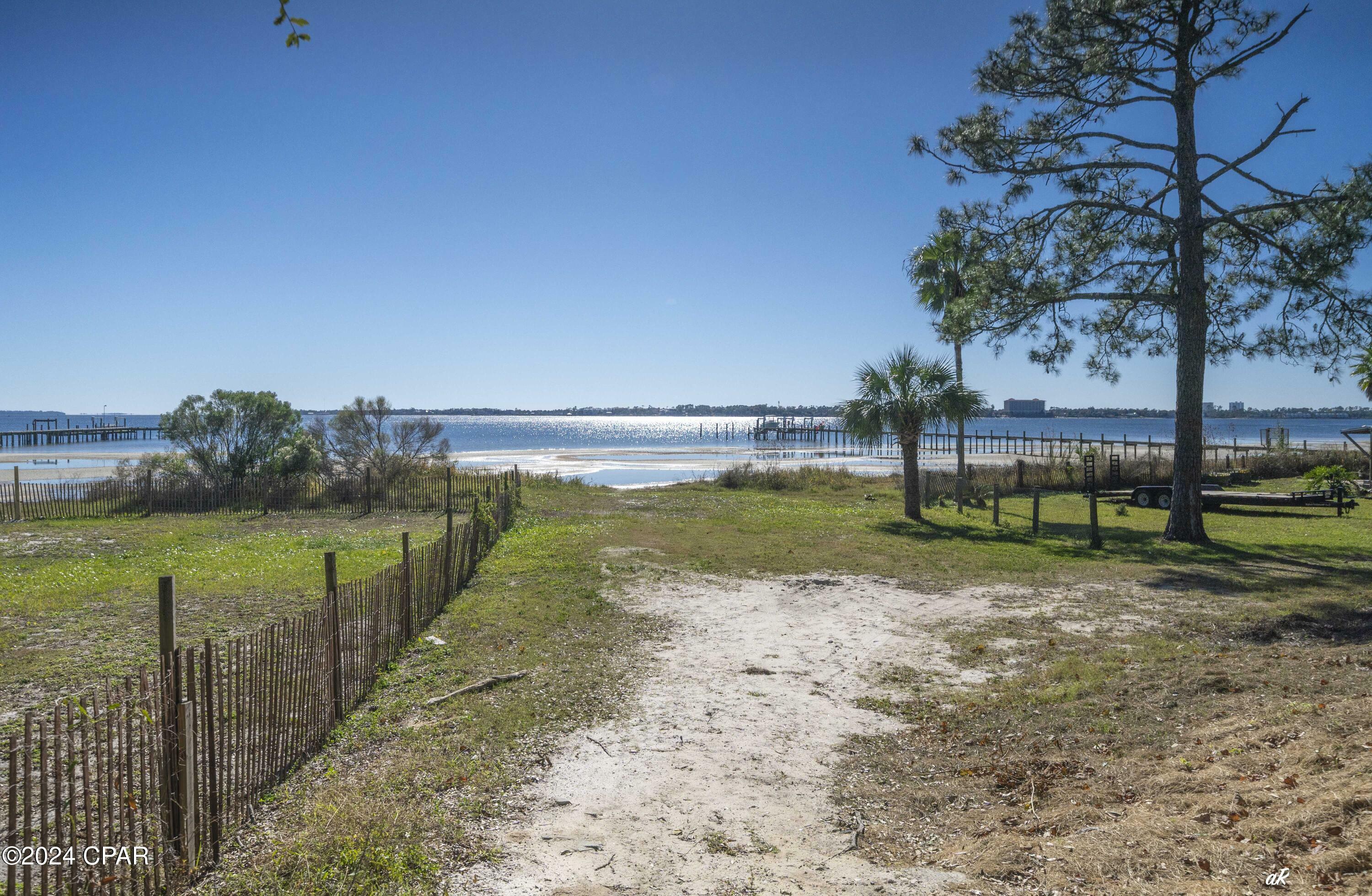 Property Photo:  1724 Palmetto Avenue  FL 32401 