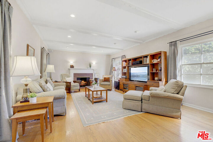 Property Photo: 3343 Shelby Drive CA 90034