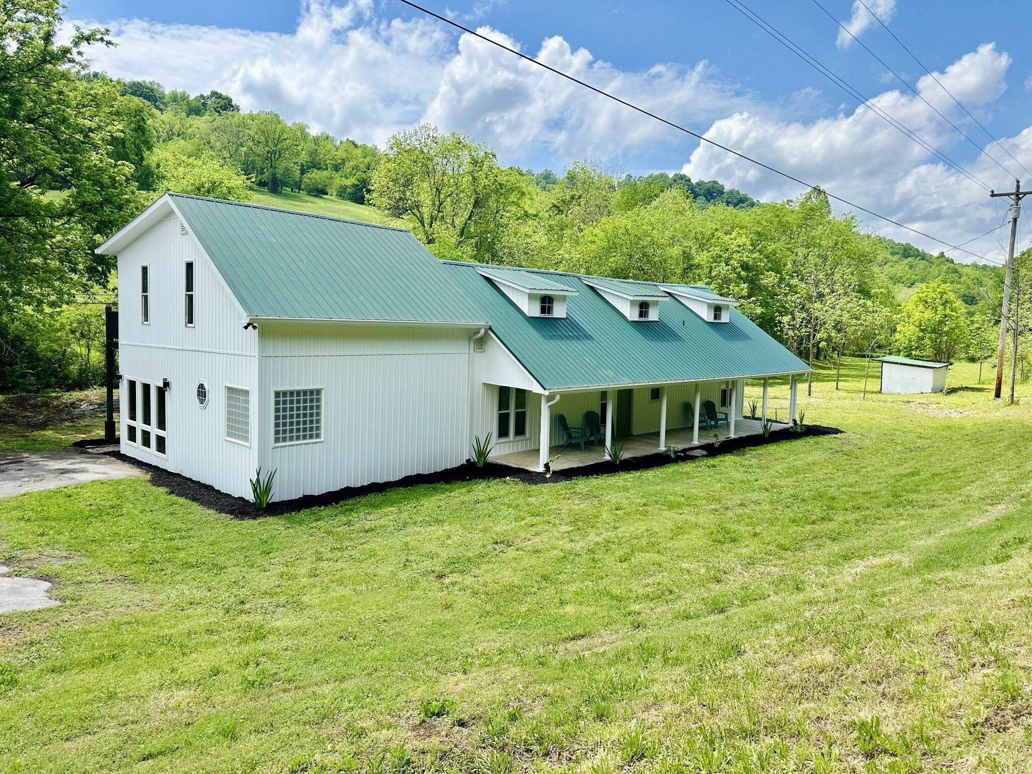 Property Photo: 2490 Wolf Creek Rd TN 38582