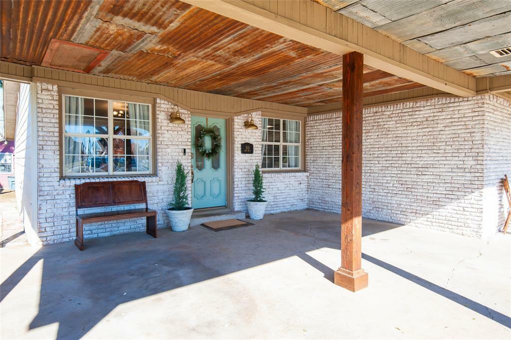 Property Photo:  315 E Avenue F  TX 76065 