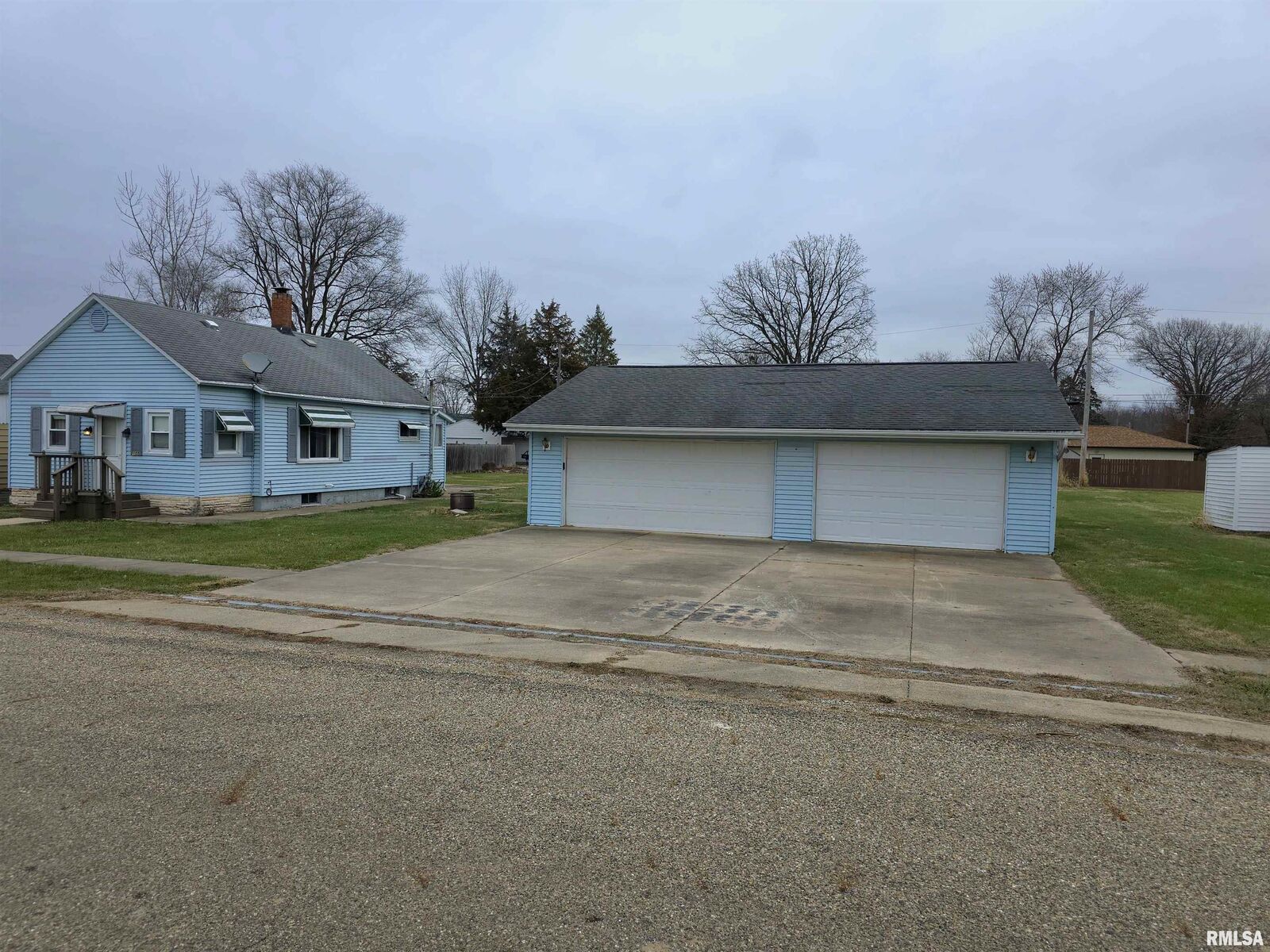Property Photo:  105 N Western Avenue  IL 61563 