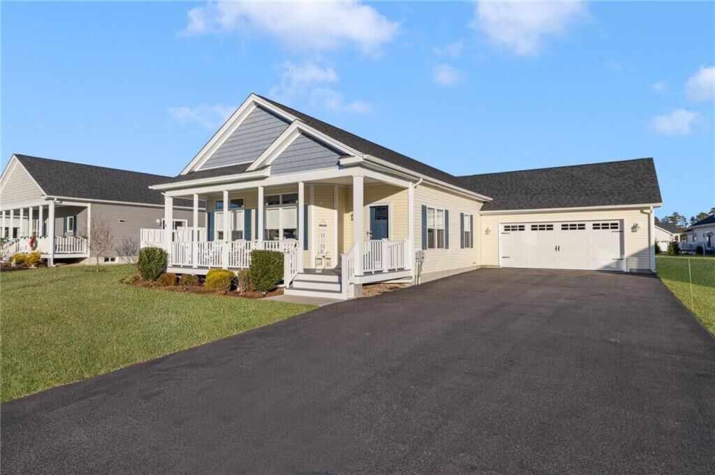 Property Photo:  13 Fescue Lane 13  RI 02879 