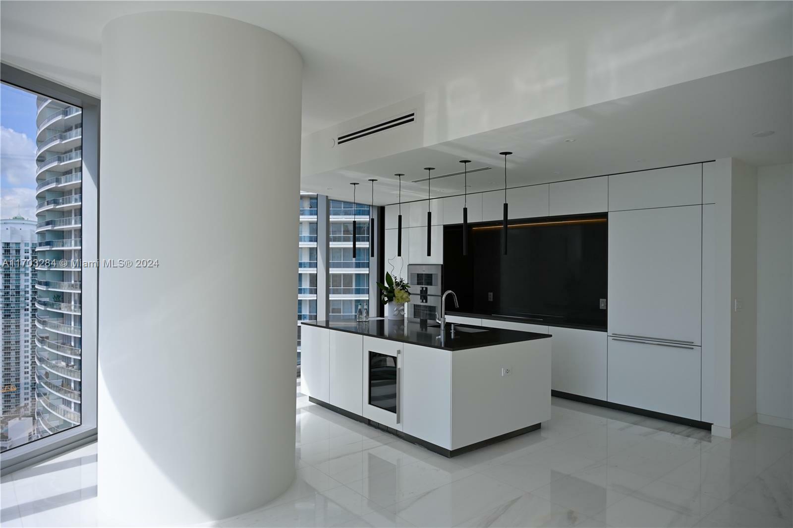 Property Photo:  300 Biscayne Blvd Way 3407  FL 33131 