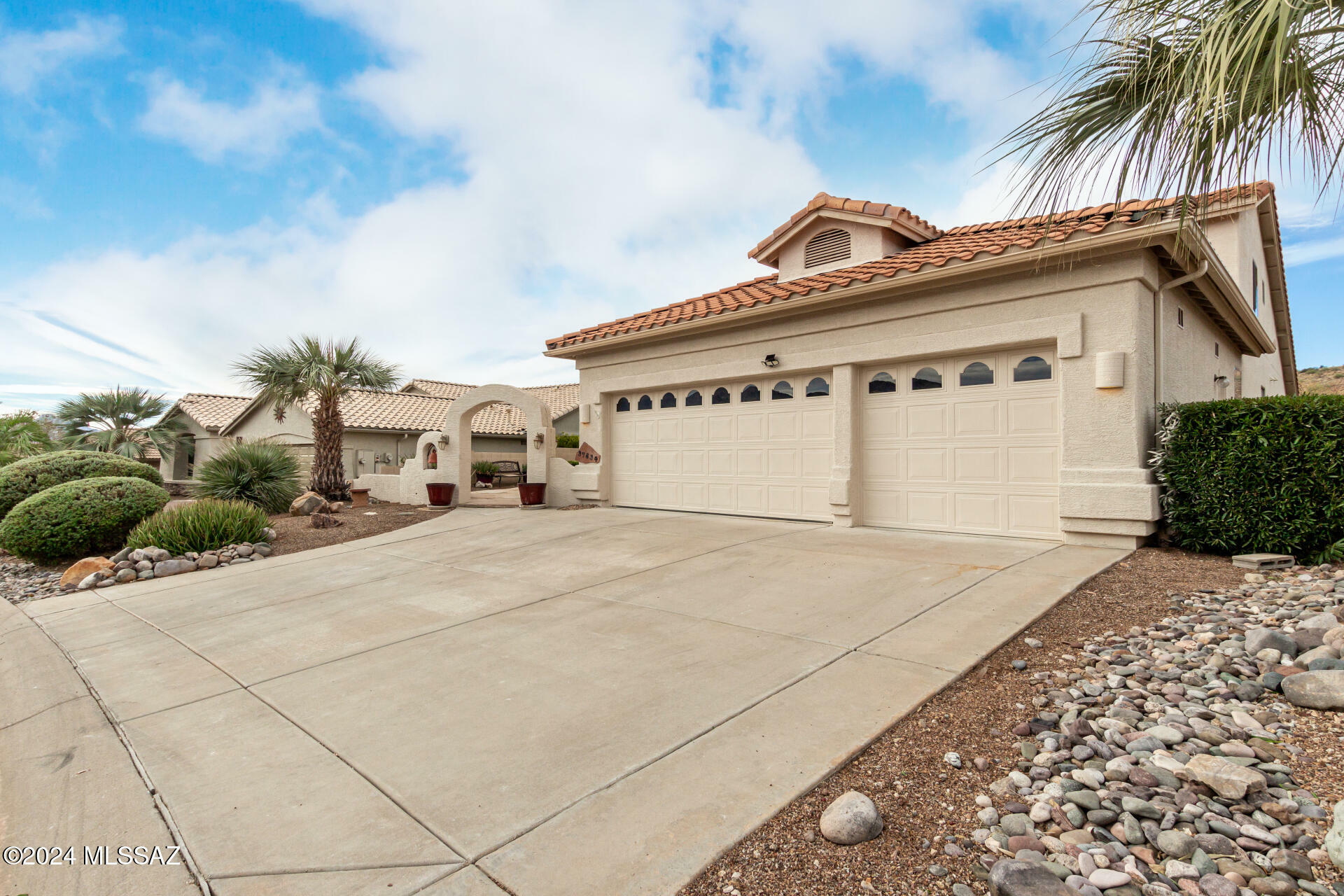 Property Photo:  37834 S Boulder Wind Drive  AZ 85739 