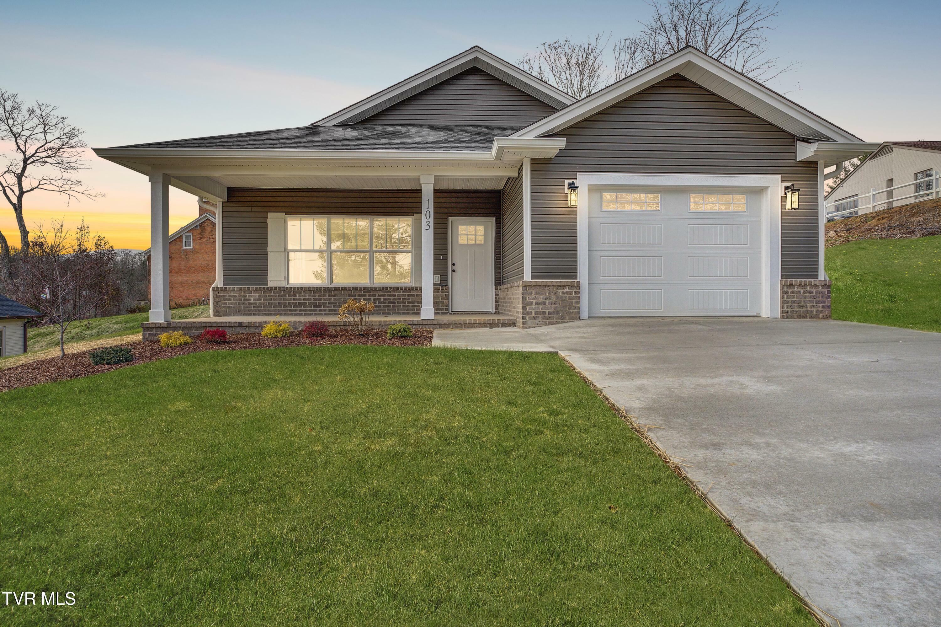 103 Woodlawn Drive  Johnson City TN 37604 photo
