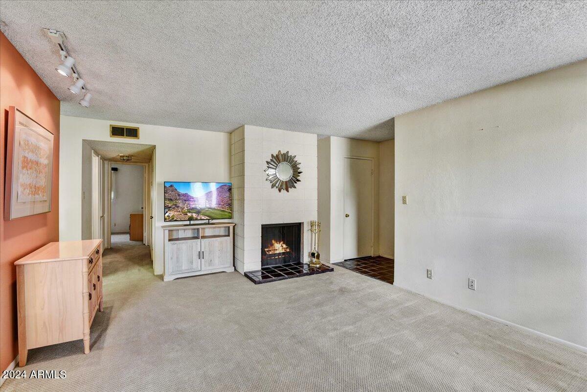 Property Photo: 5525 E Thomas Road N1 AZ 85018