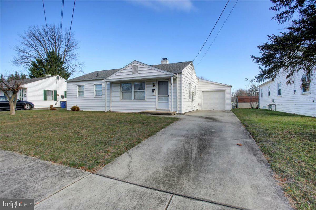 Property Photo:  6 Courtland Road  PA 17011 