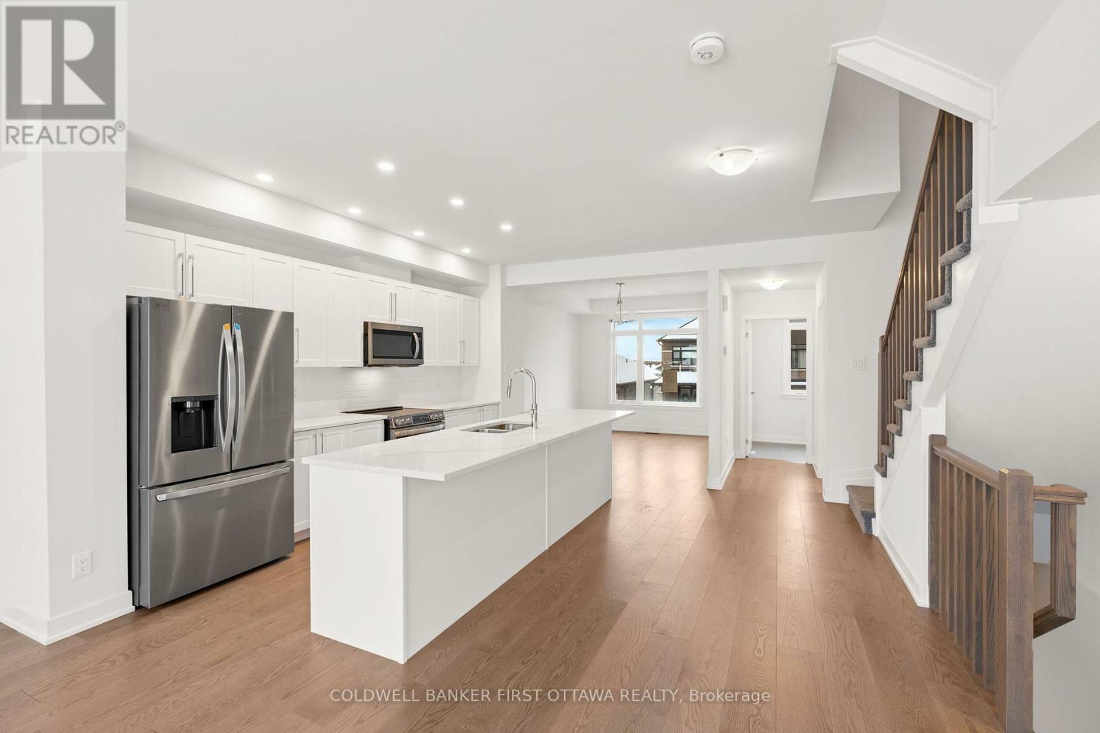 Photo de la propriété:  599 Knotridge Street  ON K1W 0C7 