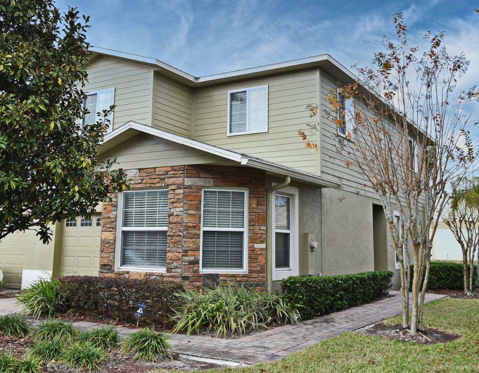 Property Photo:  1939 Chatham Place Drive  FL 32824 