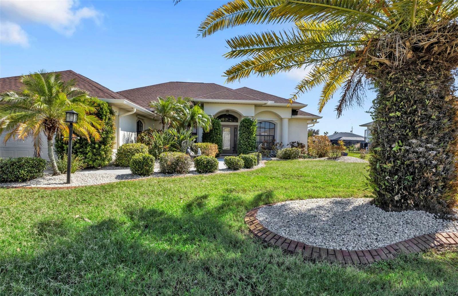 Property Photo:  264 Rotonda Boulevard N  FL 33947 