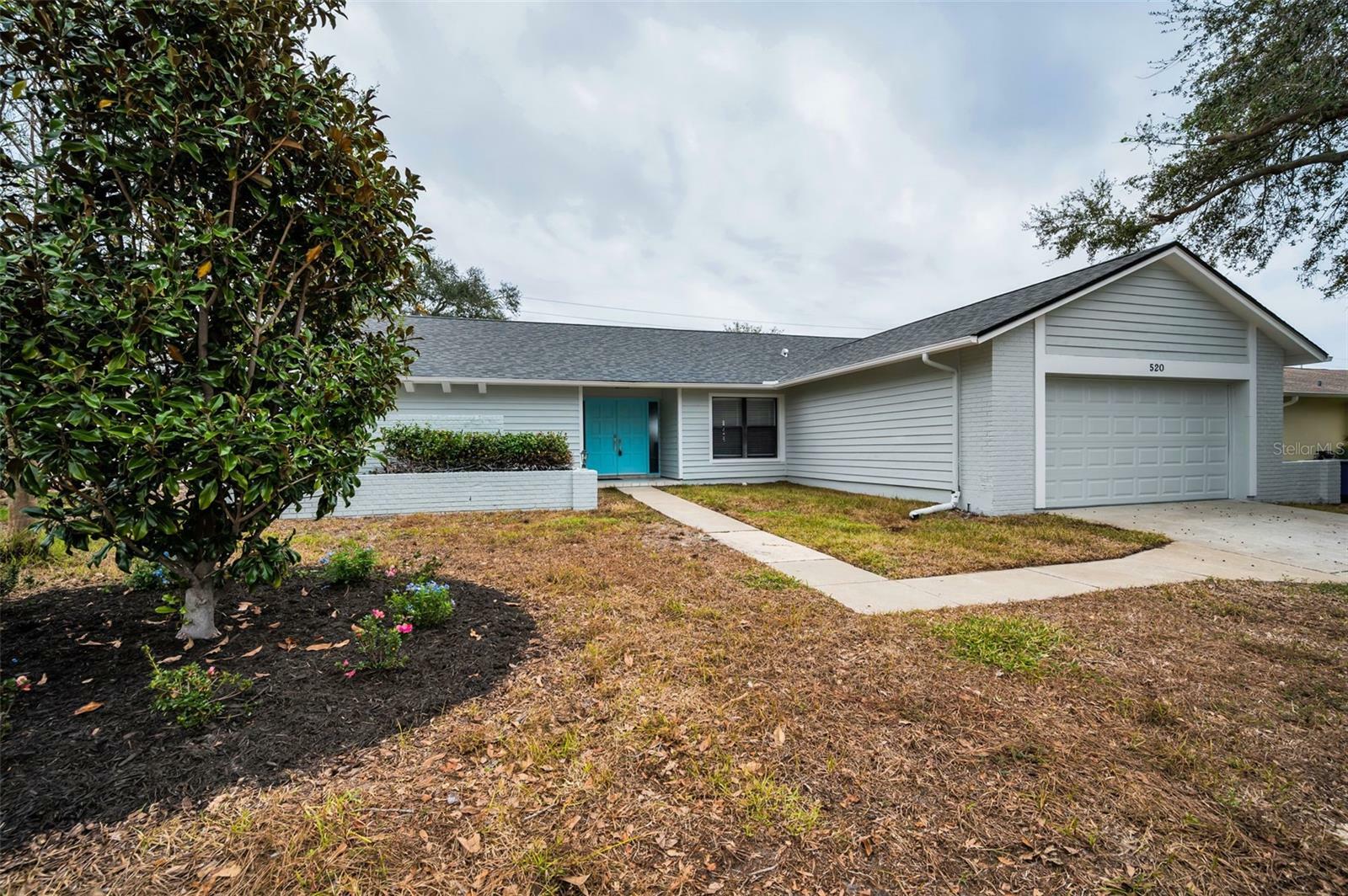 Property Photo:  520 Meravan Drive  FL 34683 