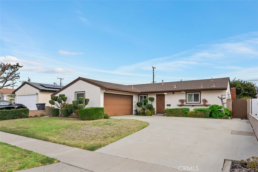 Property Photo:  10050 Holder Street  CA 90620 