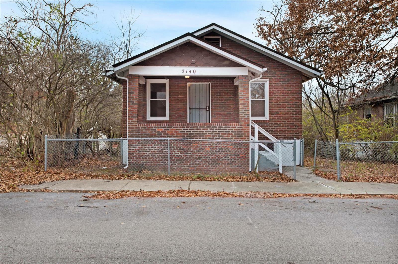 Property Photo:  2140 Crescent Avenue  MO 63121 