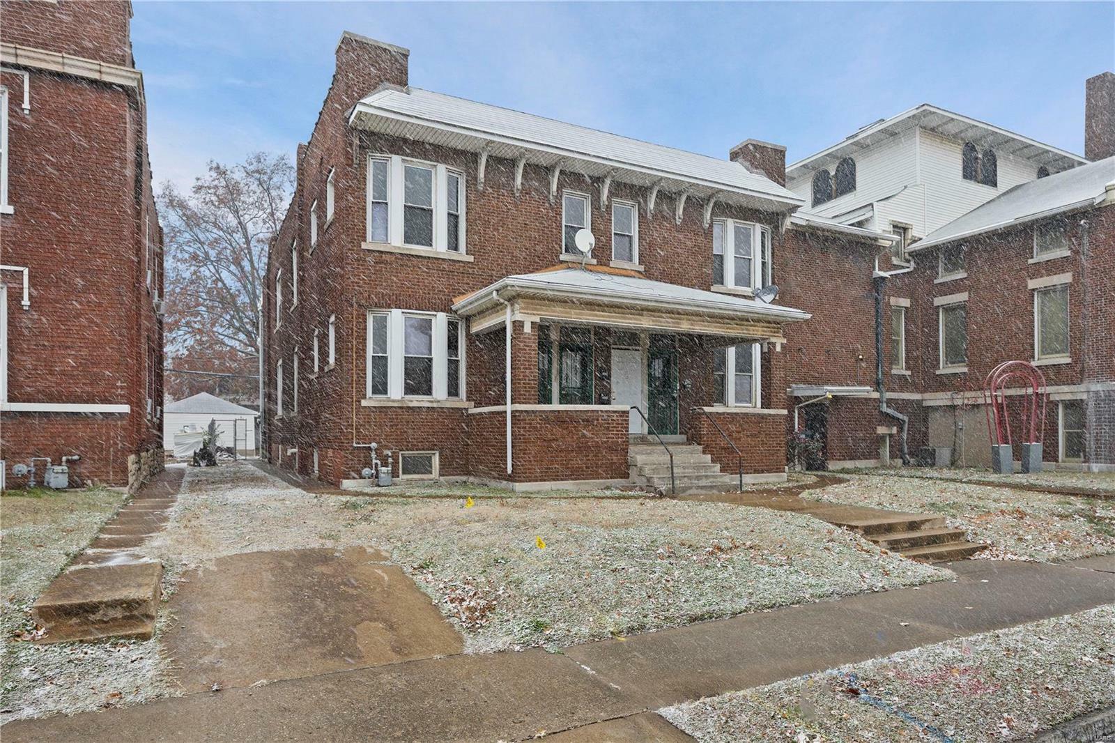 Property Photo:  2037 Delmar Avenue  IL 62040 