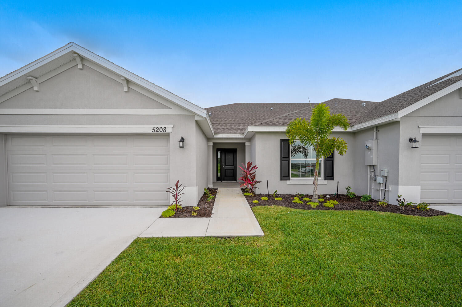 Property Photo: 5135 Modeno Street FL 34951