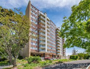 Property Photo: 30 Woodland Street Apt 5P CT 06105