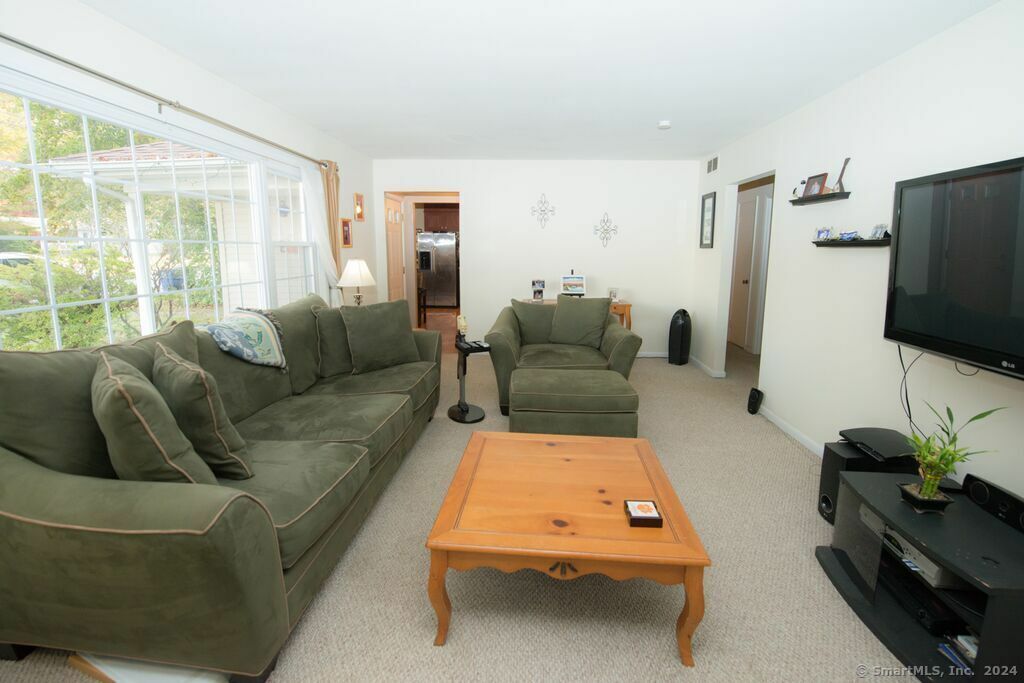 Property Photo:  51 Waller Road  CT 06606 