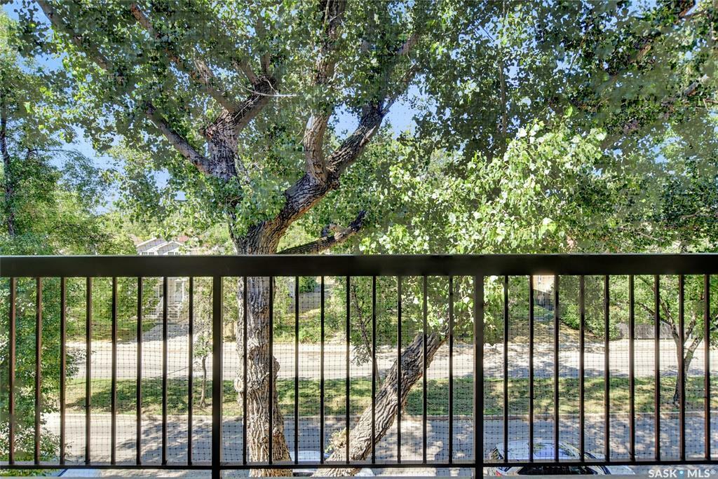 Property Photo: 2727 Victoria Avenue 304 SK S4T 1K4