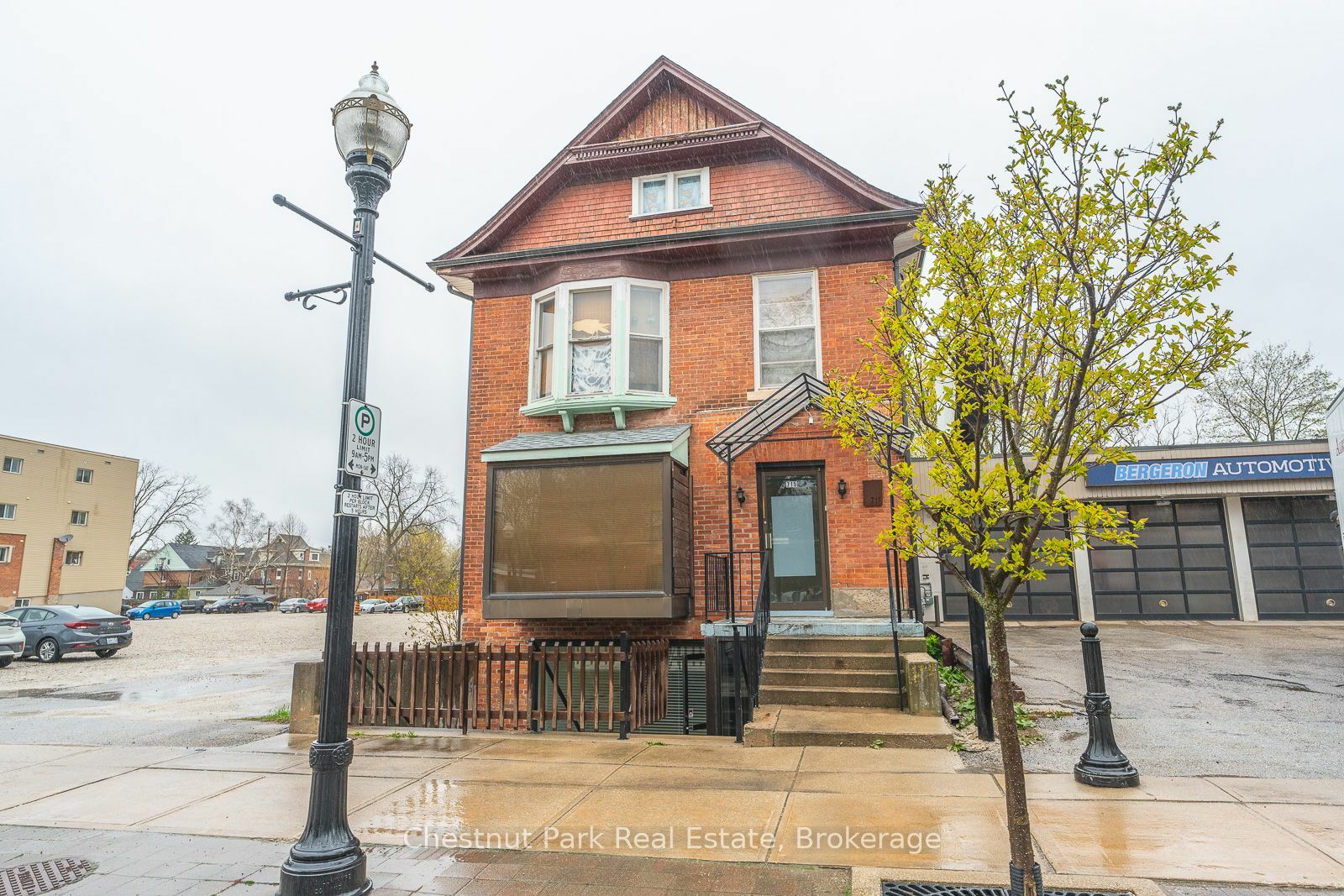 Property Photo:  715 2nd Ave E  ON N4K 2G9 