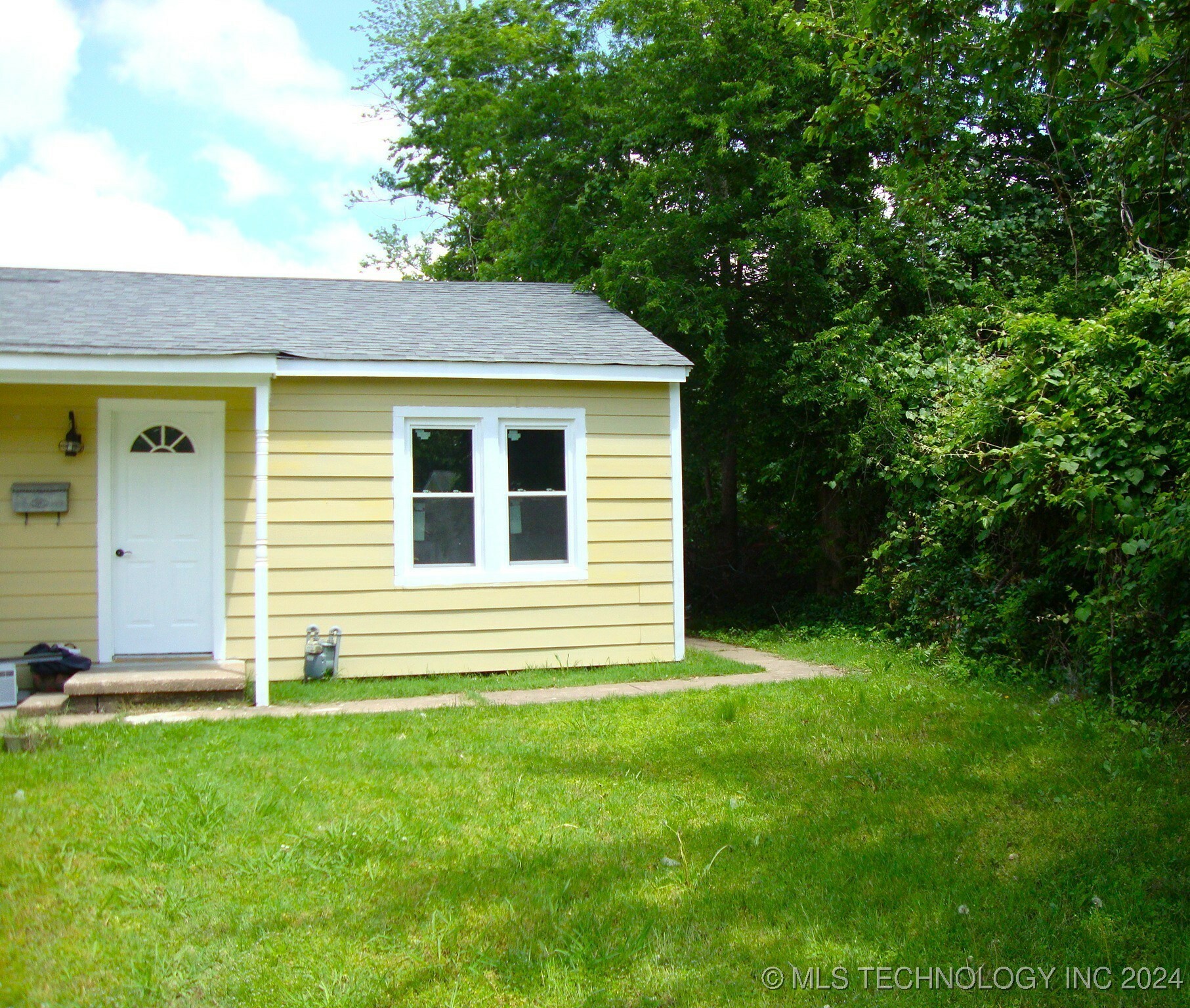 Property Photo:  803 Moreland Road  OK 74447 