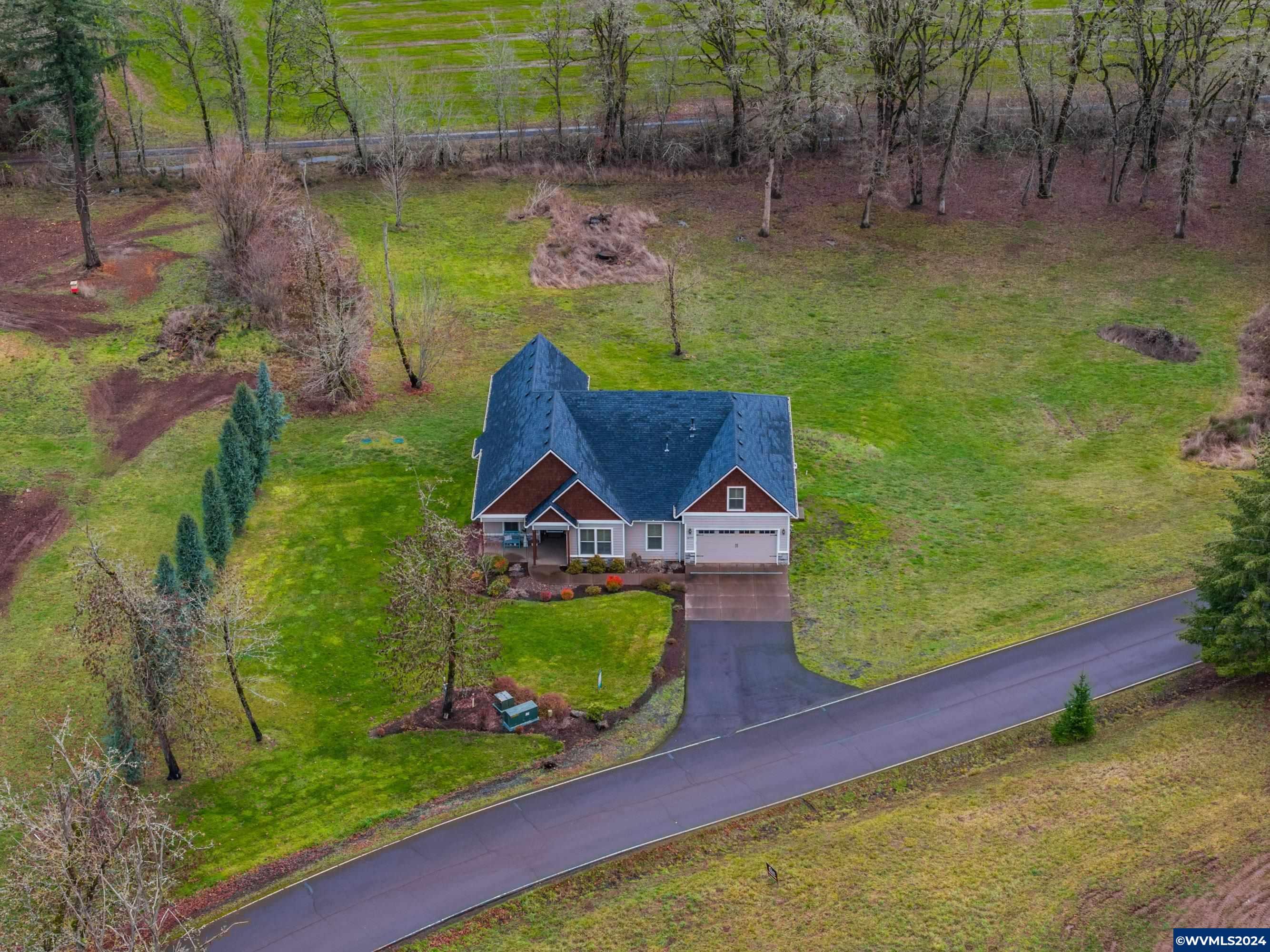 Property Photo: 36999 Victory Dr OR 97355