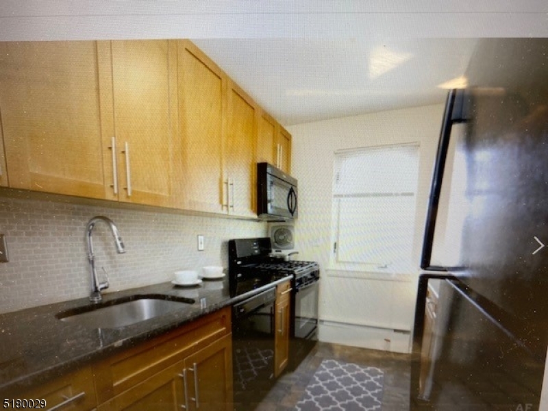 Property Photo:  806 Morris Tpke 1E7  NJ 07078 