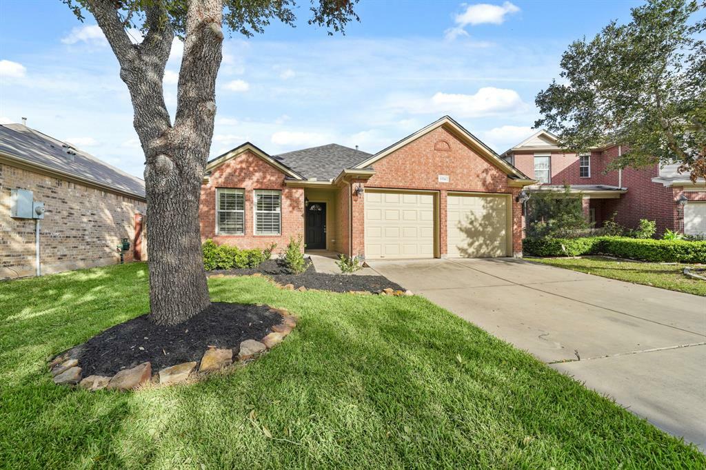 Property Photo:  5706 La Crema  TX 77459 