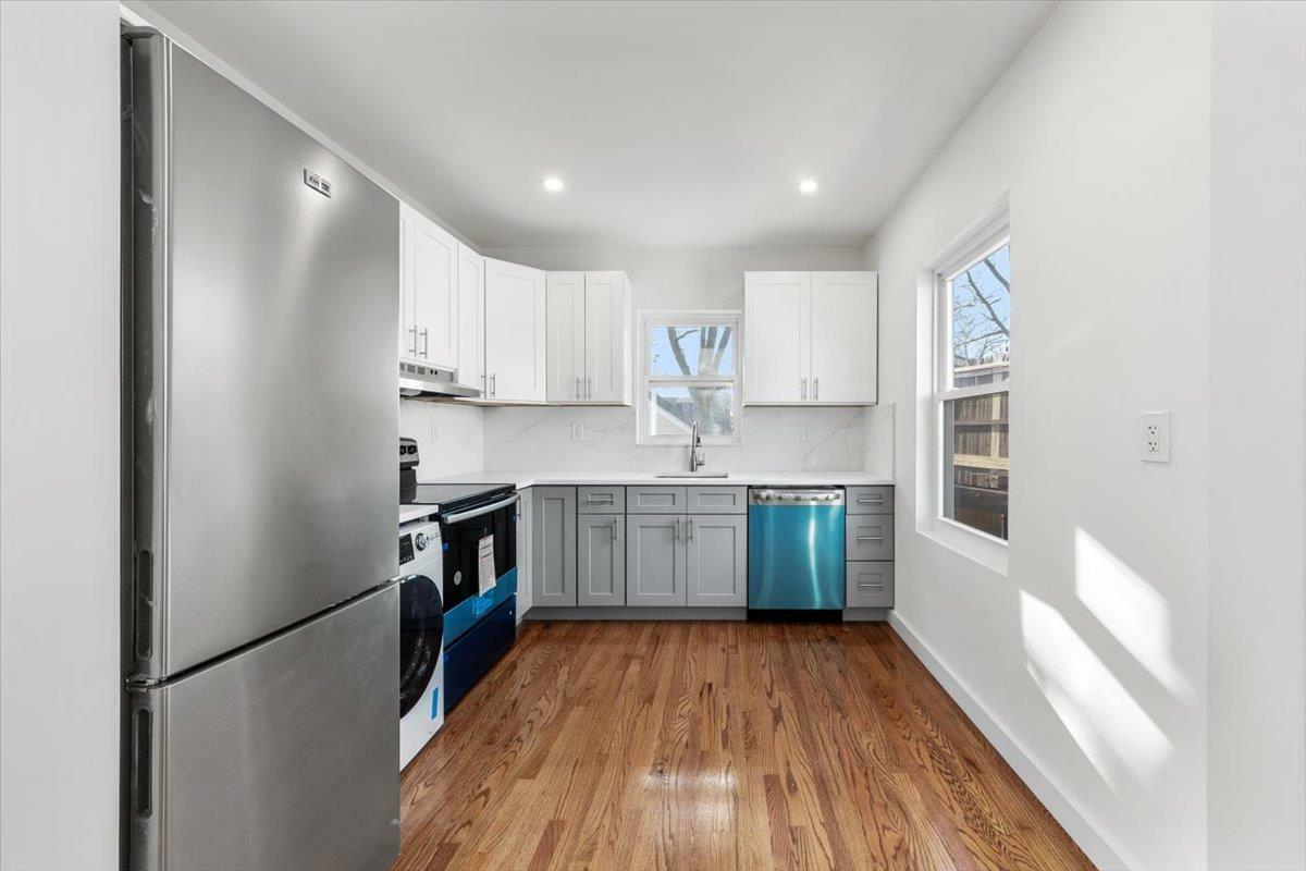 Property Photo: 831 Swinton Avenue NY 10465