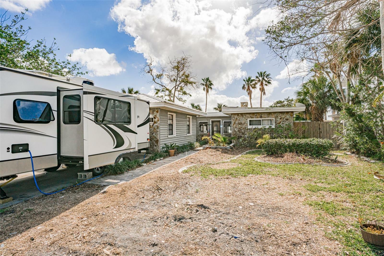 Property Photo:  307 10th Avenue  FL 33785 