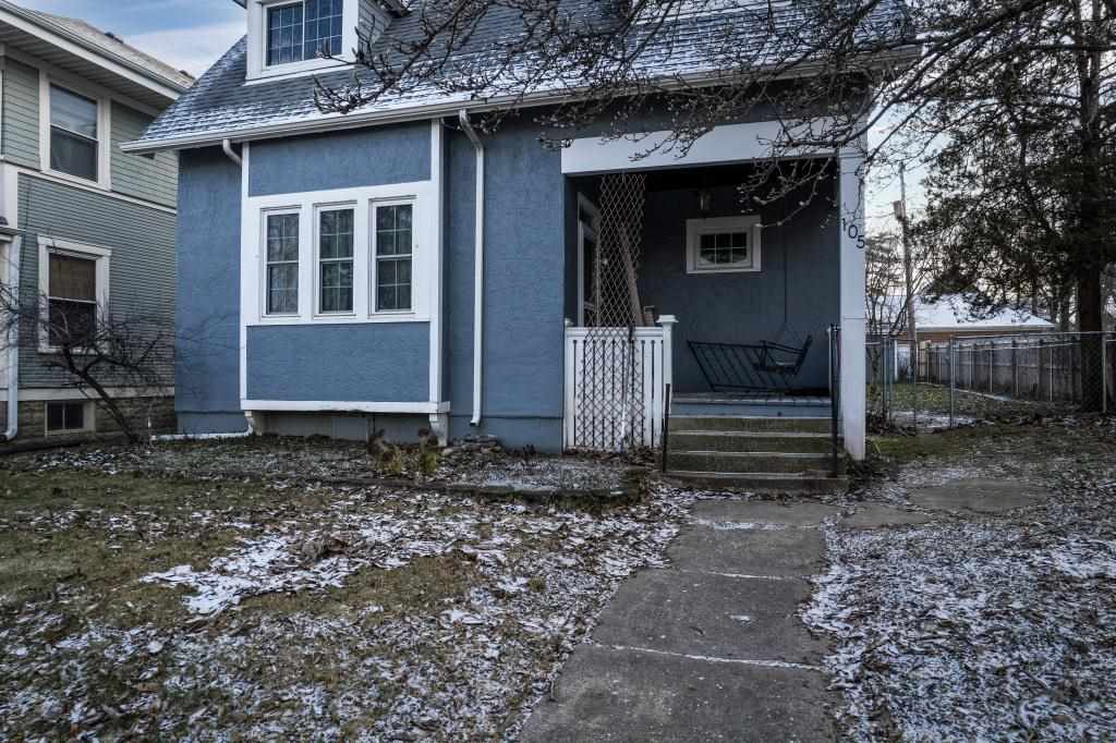 Property Photo:  105 S 17th Street  IN 47374 