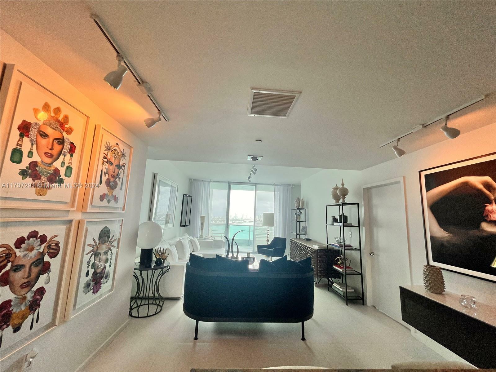 Property Photo:  900 Biscayne Blvd 2702  FL 33132 