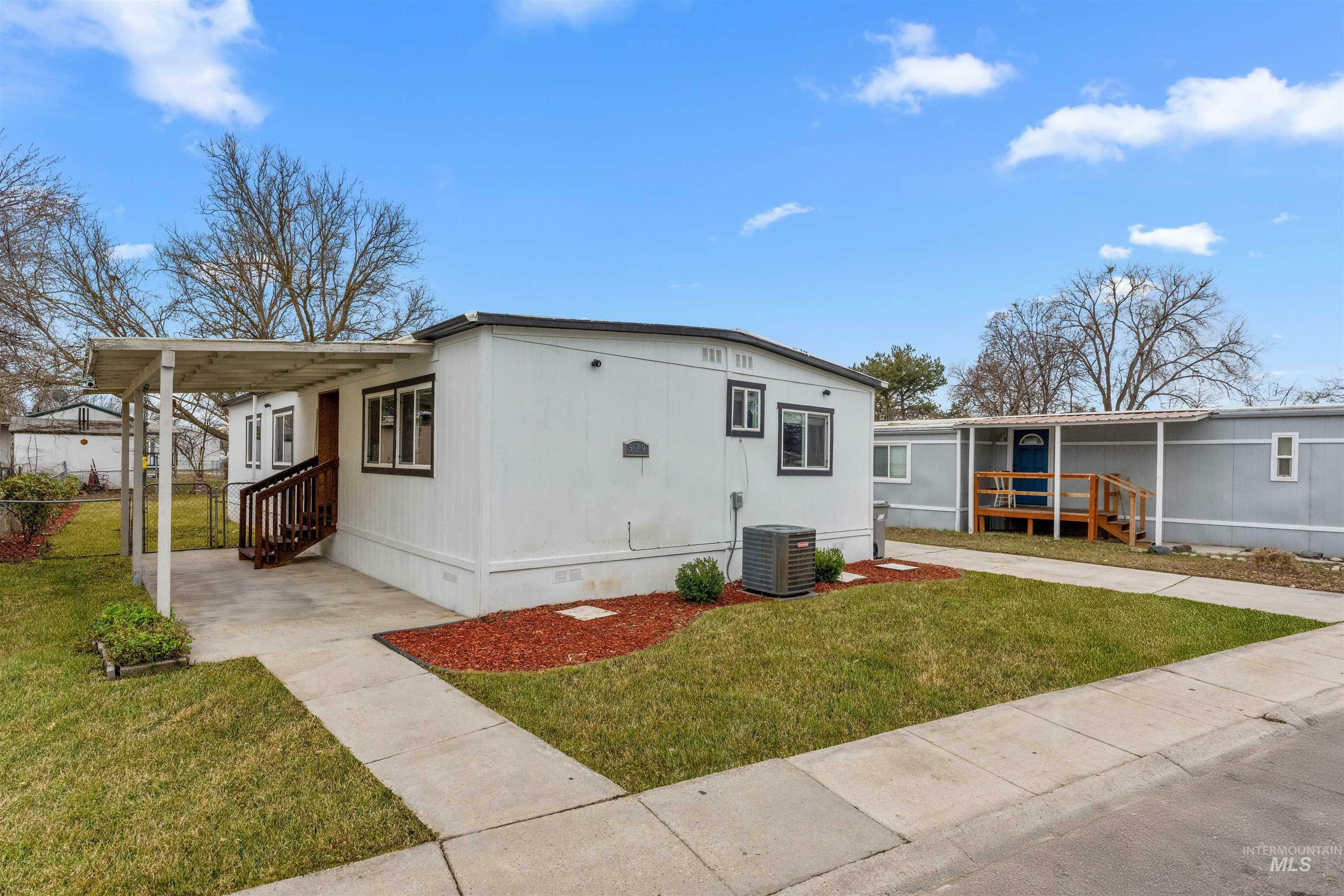 Property Photo:  529 N Meadowland Cir  ID 83713 