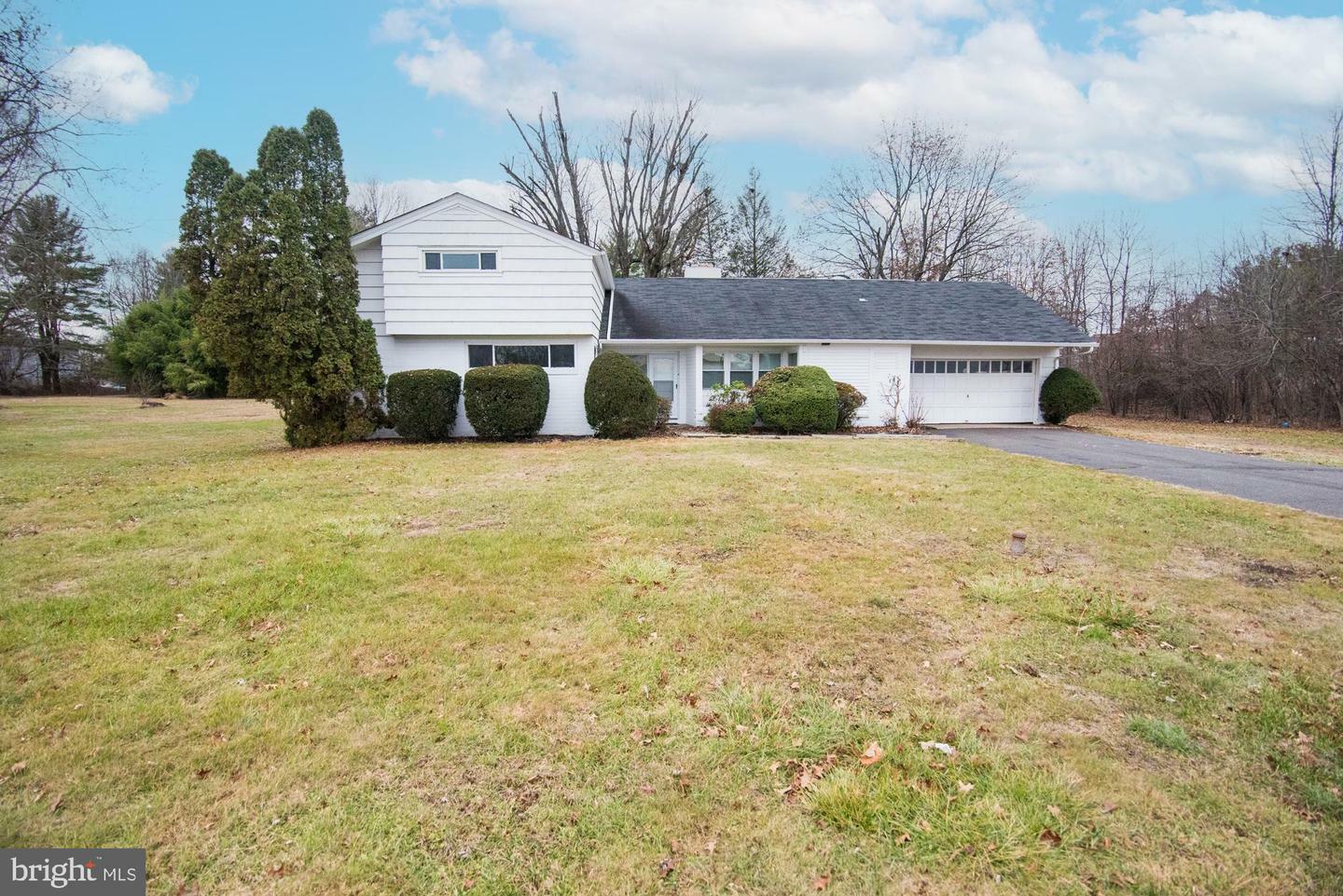 Property Photo:  932 Bethlehem Pike  PA 18915 